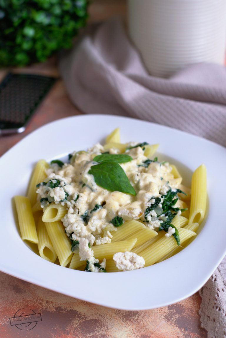 Makaron z sosem serowym Smaki na talerzu