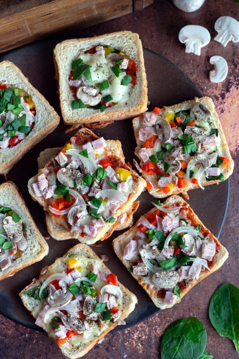 Zapiekanki z chleba tostowego a’la pizza Smaki na talerzu