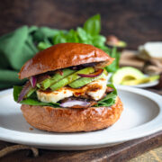 burgery z pieczarkami i halloumi