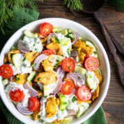 salatka z kurczakiem i tzatzikami