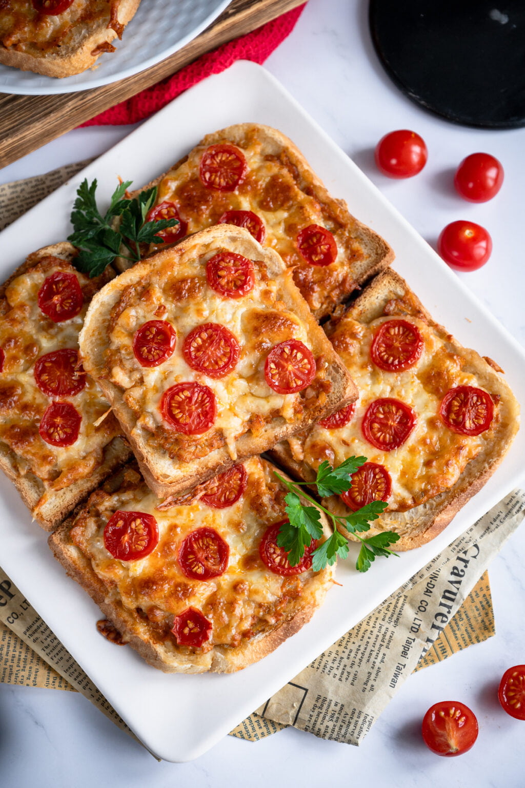 Grzanki z mięsem mielonym