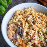 salatka z orzo kurczakiem i marchewką