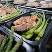 Keto Catering: Jak zamówić zdrowe posiłki bez węglowodanów z dostawą do domu 20251202124235_download