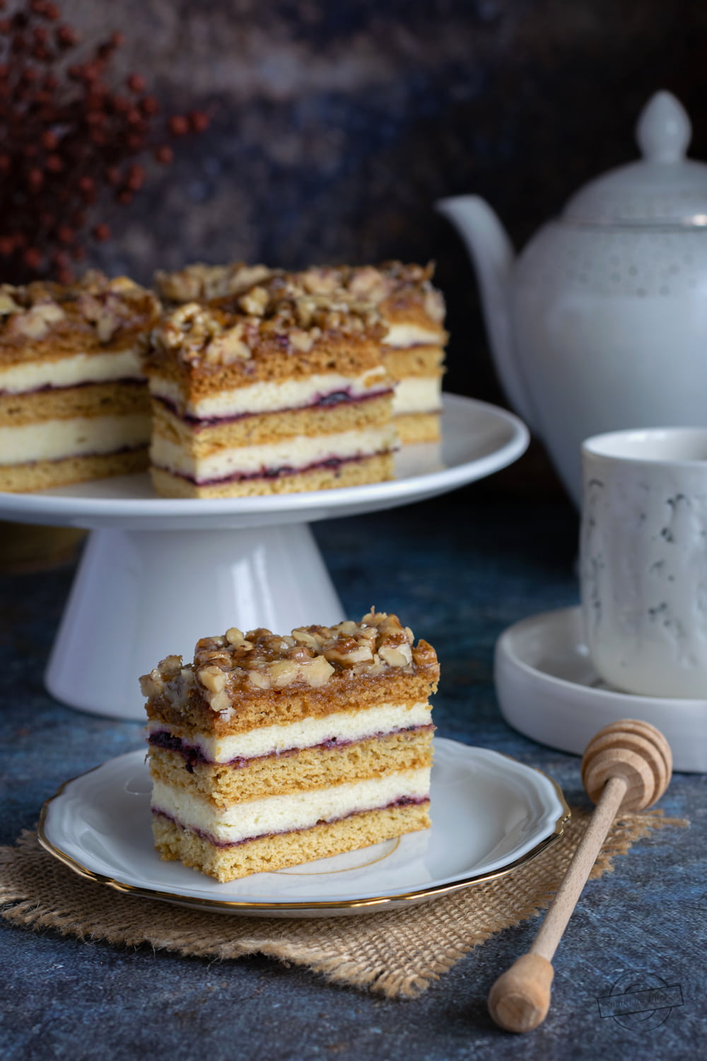 miodownik-z-masa-grysikowa-i-orzechami