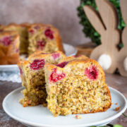 babka pistacjowa z malinami i kataifi