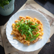 Makaron z kurczakiem, czerwonym pesto i ricottą -2